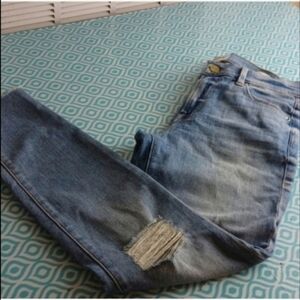 frame le skinny de jeanne size 28 jeans distressed